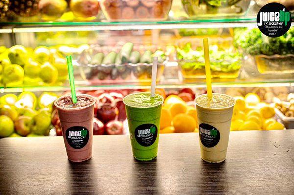 Freshly made blended smoothies and pressed  juices .