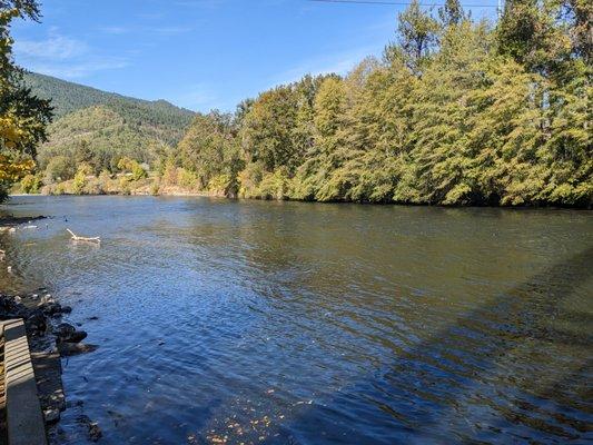 John F. Fleming Veteran's Memorial Park, Rogue River