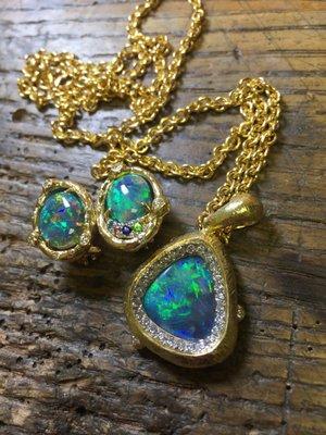 Lightning ridge black opal