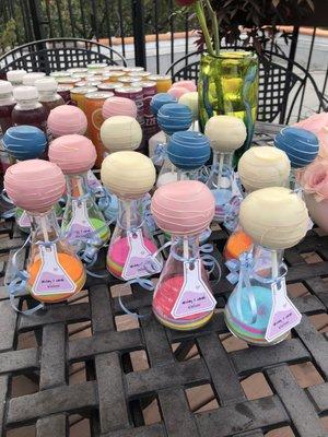 These are the cake pops in the flasks. We did the display ourselves, just the cake pops were provided by the bakery.