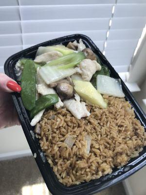 Moo Goo Gai Pan combo with Pork Fried Rice