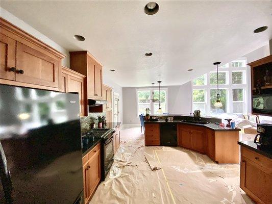 Walls of dining room and living room freshly sprayed!