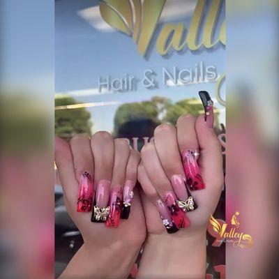 nails