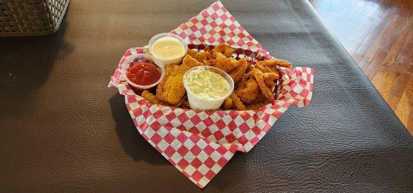 Flounder & Shrimp Combo Basket Distant