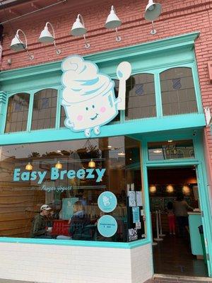 Easy Breezy Frozen Yogurt