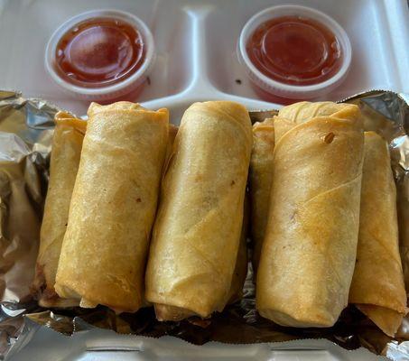 Spring rolls and sweet sauce