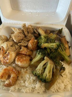 Jumbo shrimp , double broccoli, and chicken hibachi