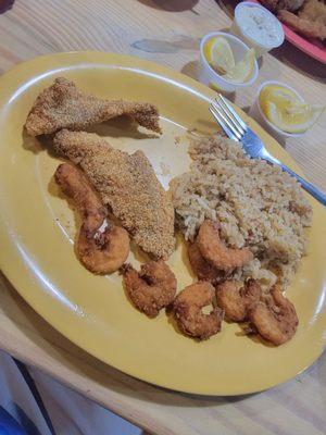 Supposed to be 3 catfish filets and 8 shrimp