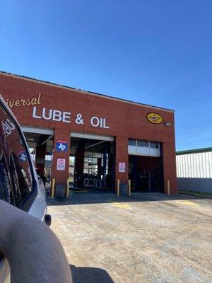 Universal Lube & Oil - Auto Repair