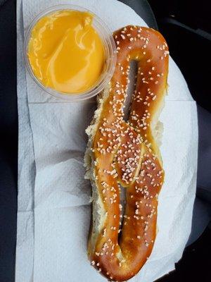 Original Pretzel w/Nacho Cheese