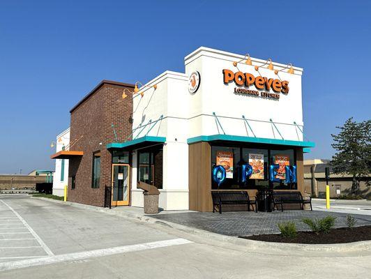 Restaurant Exterior and Drive-thru