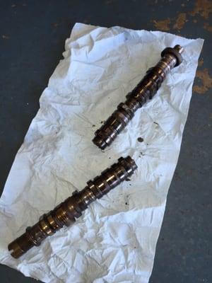 2002 Honda Accord cam shaft? That's what it's not suppose to look right? Yes we take time for inspection and diagnoses