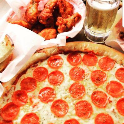 Pizza, wings, salads, subs, & beer!