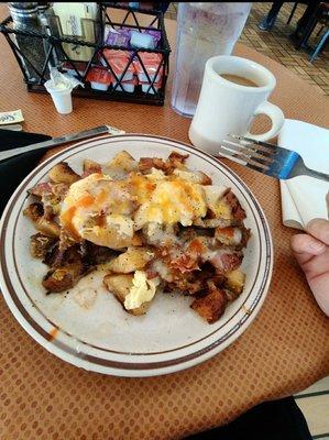 Breakfast scramble with red potatoes