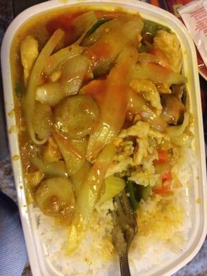 Curry chicken onion w white rice.