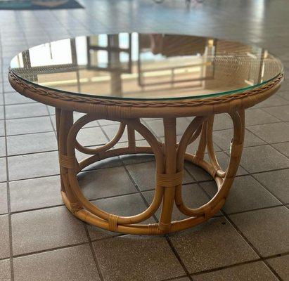 Today we made a costumer happy creating a Circle Glass top for her coffee table!