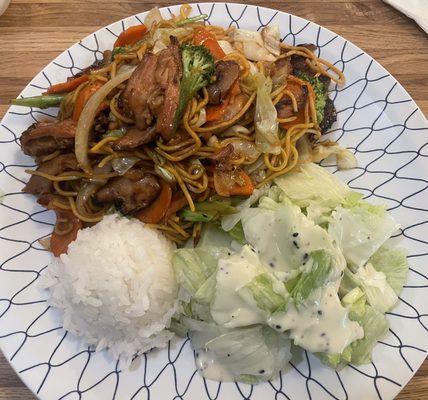 Yakisoba 4/5 good salad