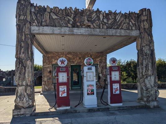 Petrified Wood Gas Station, Decatur TX