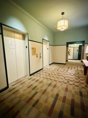 Elevators/Hall