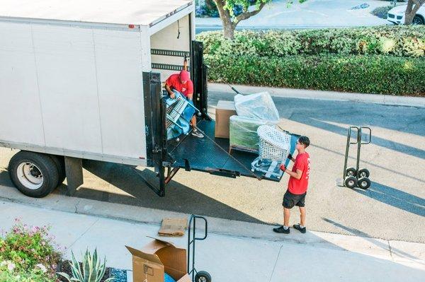 Movers / Moving Company / Junk Removal / Long Distance Movers