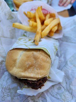 Burger and skiny fries