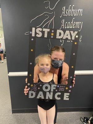 Mother and daughter start dance today!