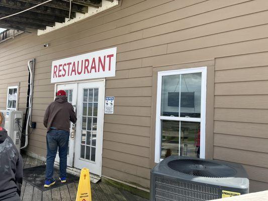 Entrance (restaurant is upstairs)