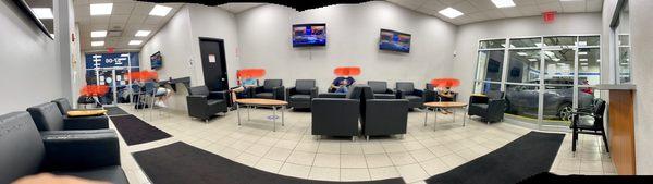 PARAGON HONDA SERVICE CENTER CUSTOMER'S WAITING AREA