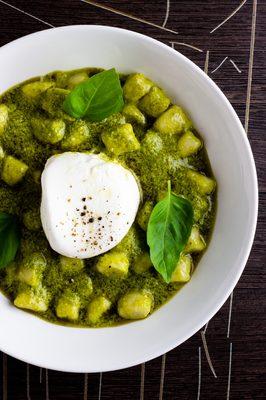 Pesto gnocchi burrata