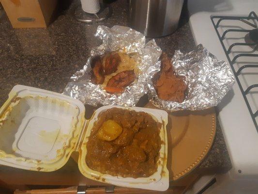 Sm curry goat/white rice, sm jerk wings/rice & peas, veg & plantain for both meals on side. Fry chicken leg b/c, WHY NOT?! All for $16.50!!!