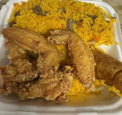 C35. Fried Rice with 4 Chicken Wings Combo Platter