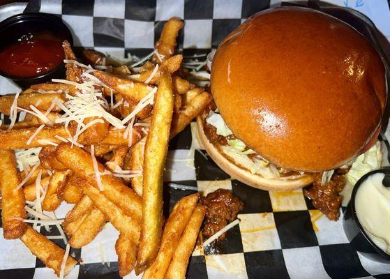 Sloppy Joe with truffle oil fries