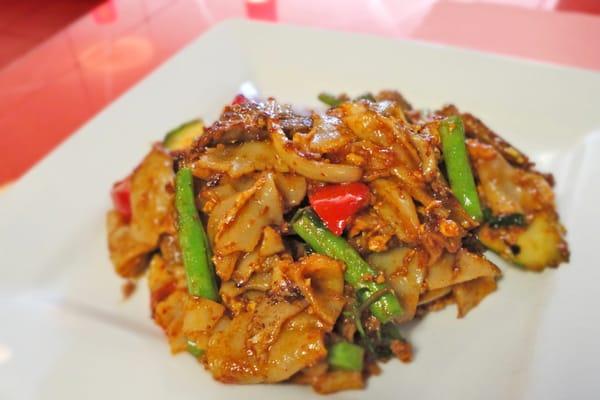 Drunken noodles with beef