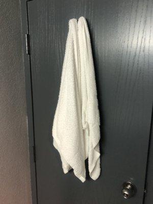 Towels left from previous guest. Yuck!