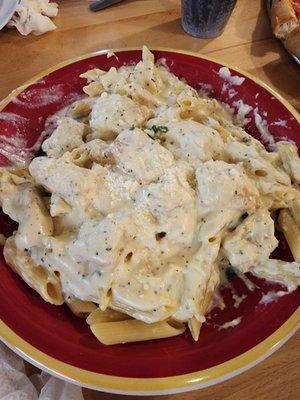 Penne with alfredo sauce and chicken