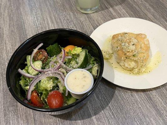 Salad and garlic knots.