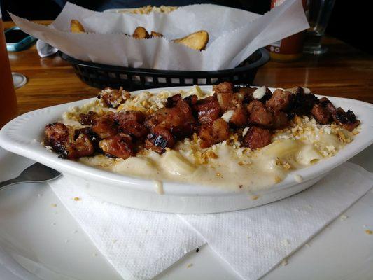 Loaded bacon mac and cheese. Genius!