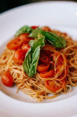 Capellini à La Checca | Angel hair, cherry tomatoes, basil, olive oil, garlic.