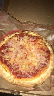 10" pizza w/ vegan cheese with pineapple