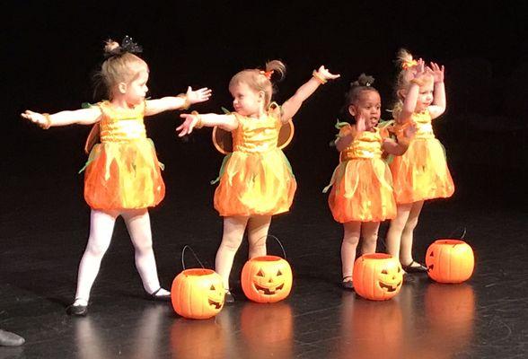 Twinkle Toes . Our youngest dancers (ages2-3)