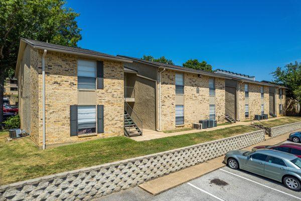 Oak Hollow Apartments - Longview, TX