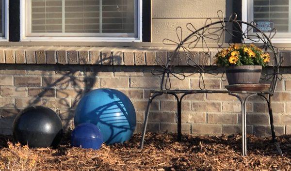 Great place has little gift shop also!!  I found the Rod Iron Flower Bench and the 2 blue Yard Art Balls. Along with some sweet flowers!!