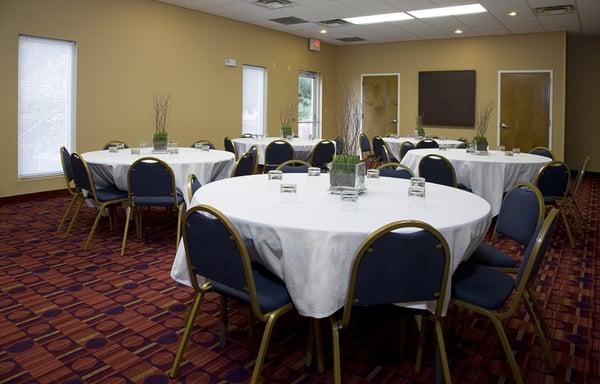 Enhance your meeting with custom catering options and state-of-the-art AV technology.