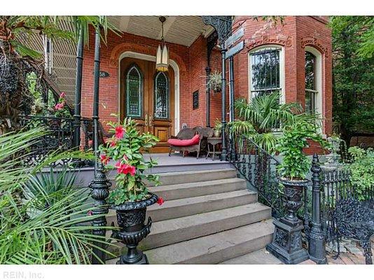 Gorgeous Victorian with mixed use, residential and commercial, still available