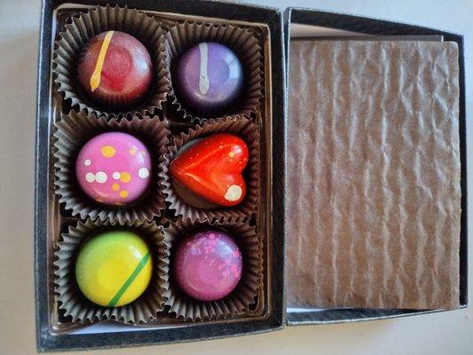 Beautiful truffles... Pieces of art. Almost too pretty to eat!