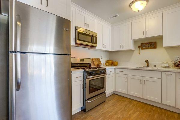 Stainless steel appliances & gas range stove all included!