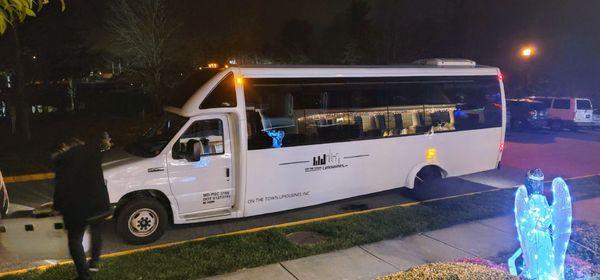 22 passenger limousine