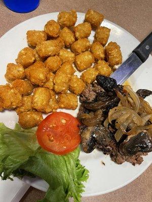 Chopped sirloin with tater tots