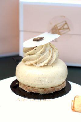 Tarte Vanille ($9) - Tart shell, crunchy white chocolate, vanilla biscuit, vanilla cream, vanilla mousse, Chantilly