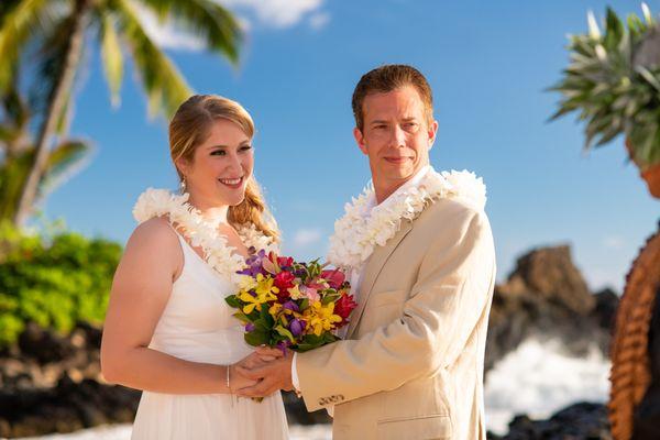 Maui Wedding, Makena cove, Bridal Updo, Maui Wedding bouquet